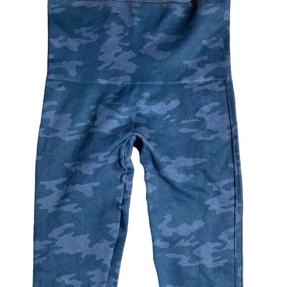 Spanx look at me now seamless high rise black camo leggings medium - Picture 3 of 4